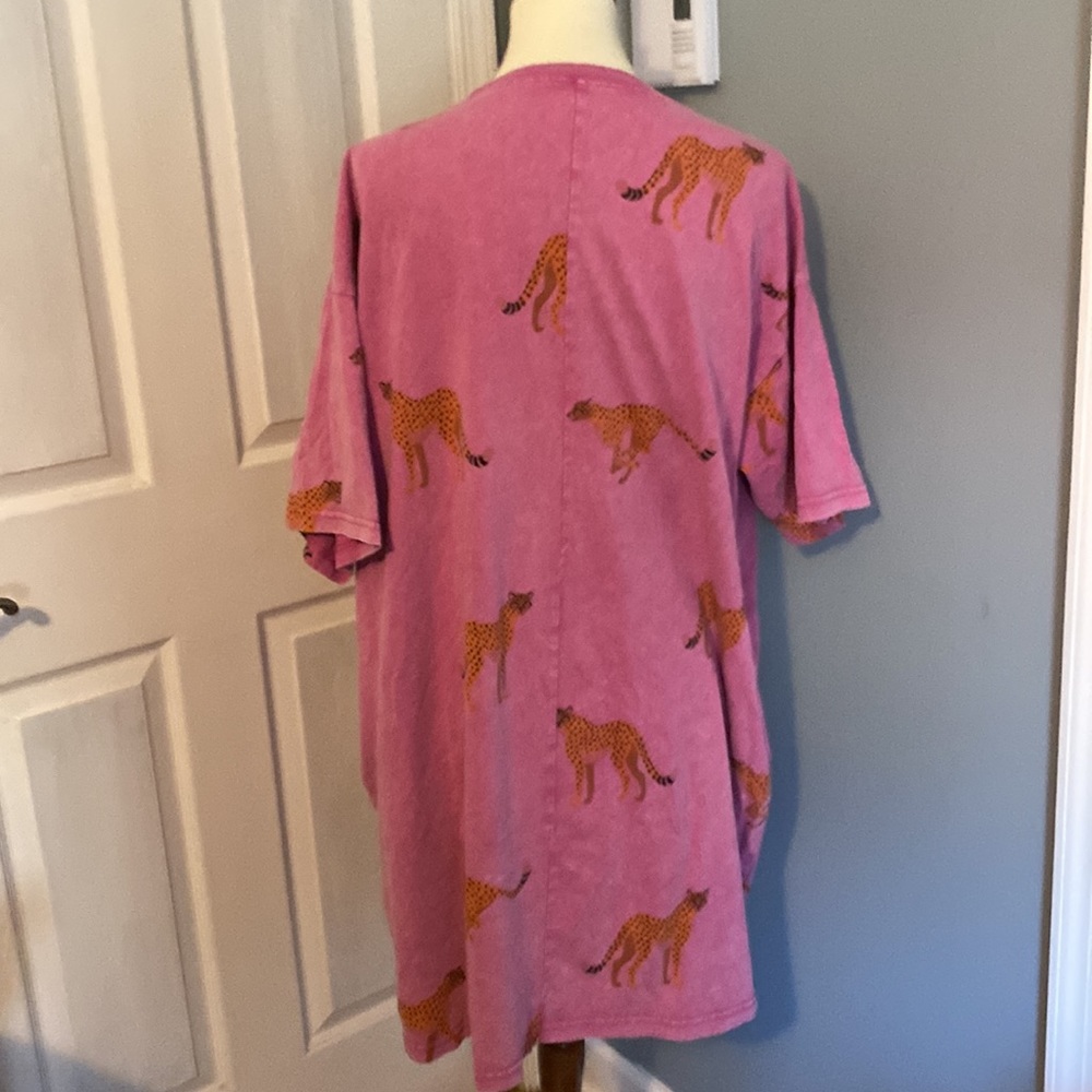 NWOT Easel Los Angeles Oversized TeeShirt Leopard Dress - Picture 3 of 4